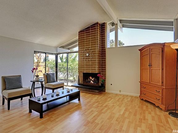 5th image of 7629 Northeast Cir