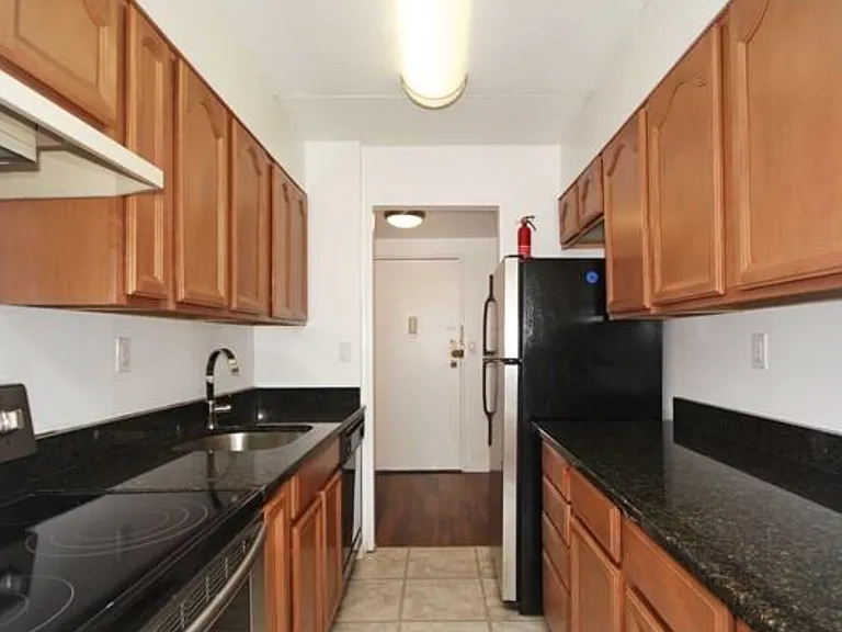 555 Gorge Rd #3B — Photo 7