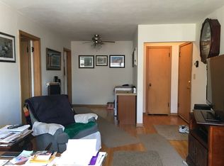 903 St Clair Ave APT 10, Saint Paul, MN 55105