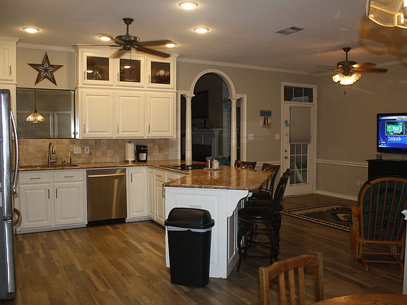 3rd image of 1115 Lonnie Dr