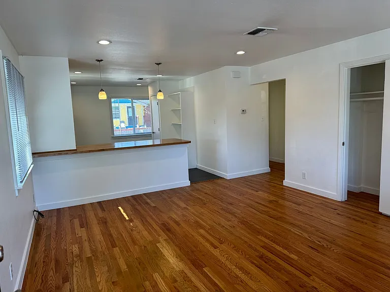 326 Stewart — Photo 3