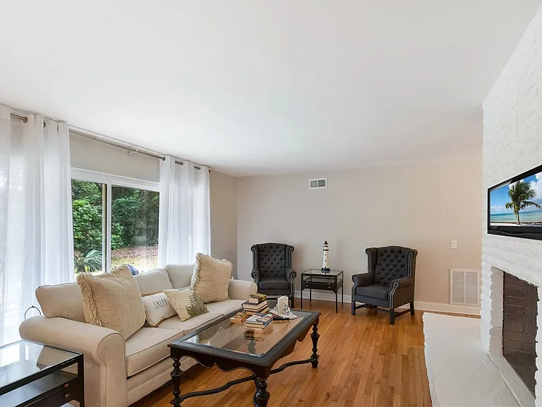 106 Dodge Rd — Photo 5