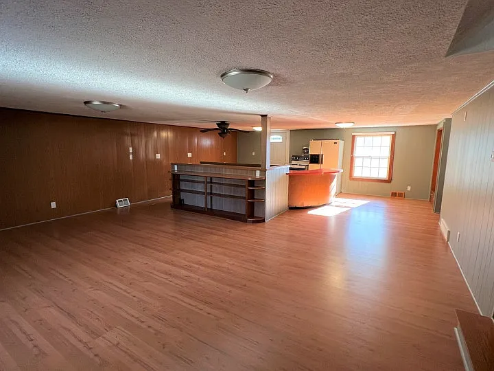 6137 Columbia Rd NW — Photo 17