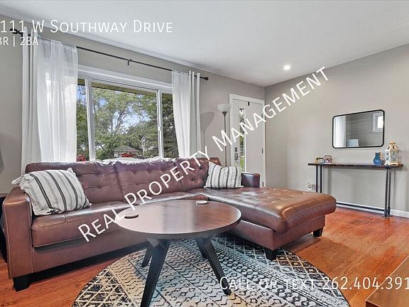 3rd image of 3111 W Southway Dr