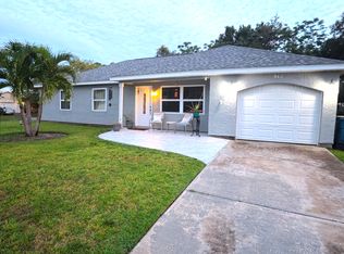 948 Ivanhoe St NW, Palm Bay, FL 32907