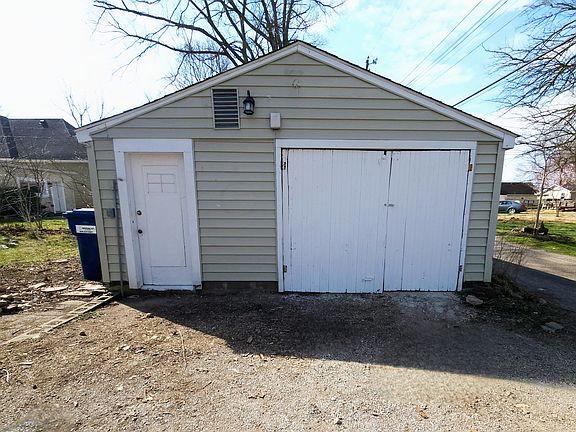 3rd image of 223 Vance St