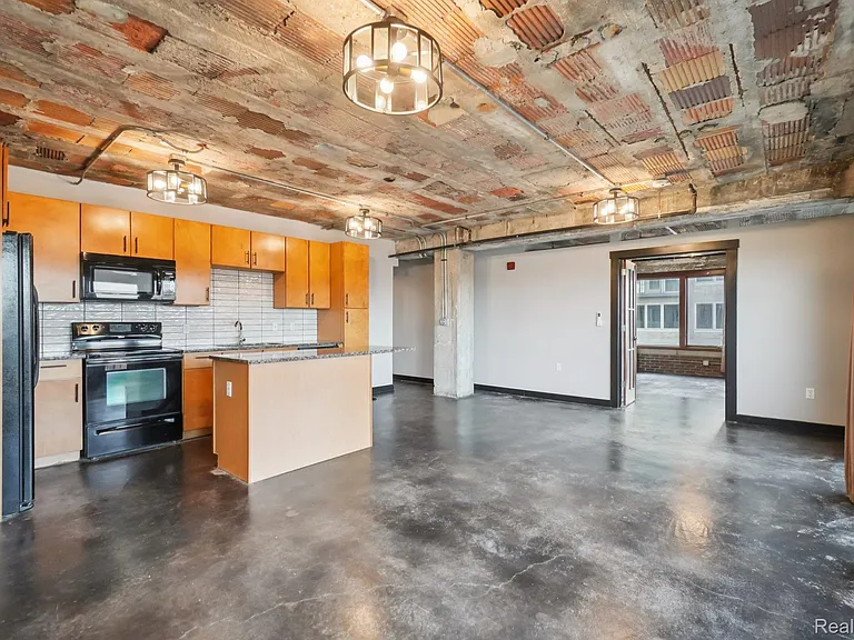 2915 John R St #502 — Photo 6
