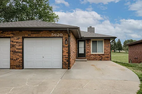 5620 S 38th St #5620 Photo 1