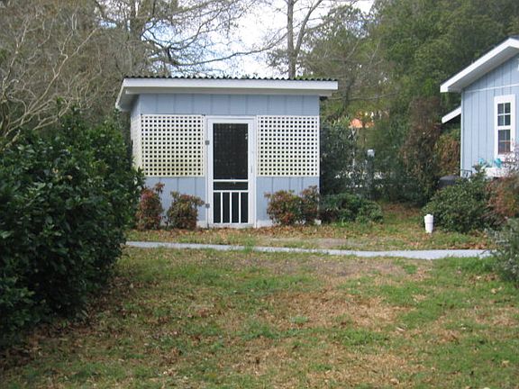 5th image of 386 Beacon Ln