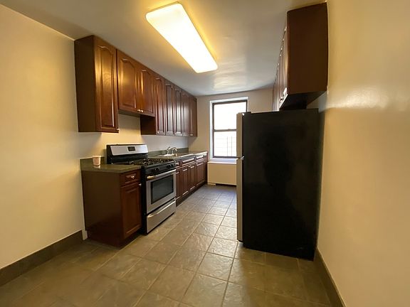 4th image of 23-35 Broadway #5O