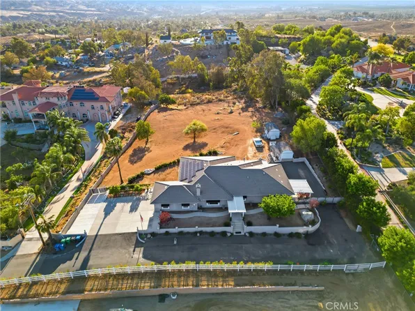 16025 Perry Heights Dr, Riverside, CA 92504