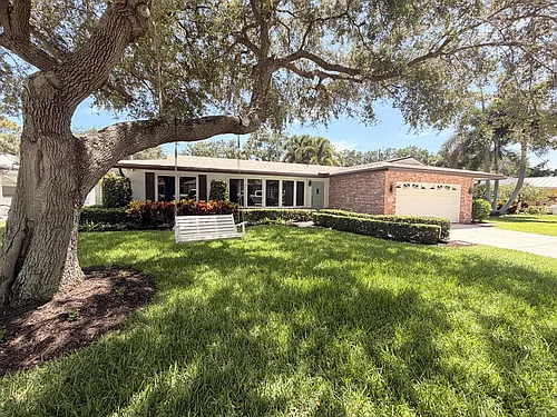 1390 NW 4th St Photo 1
