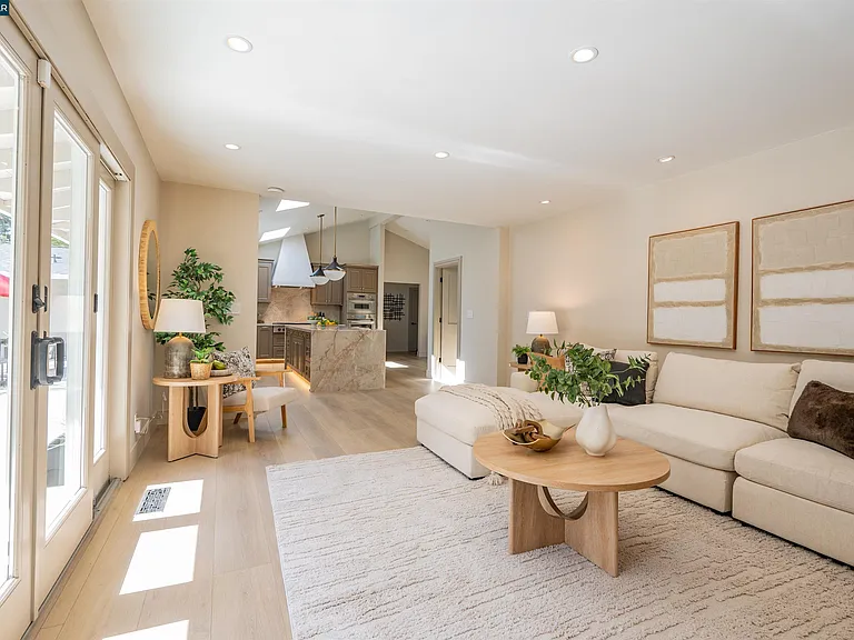 705 Camino Ricardo — Photo 11