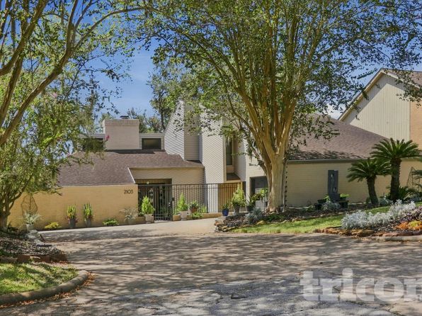 2103 Masters Ln