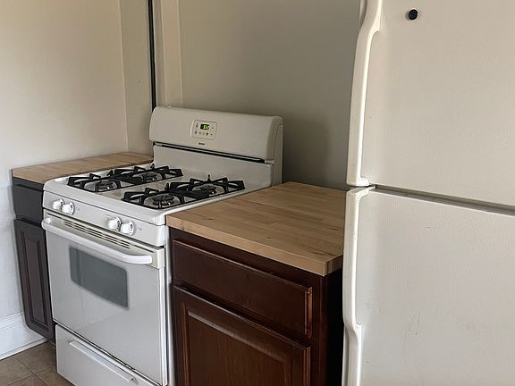 2nd image of 2014 Morrison Ave APT 3