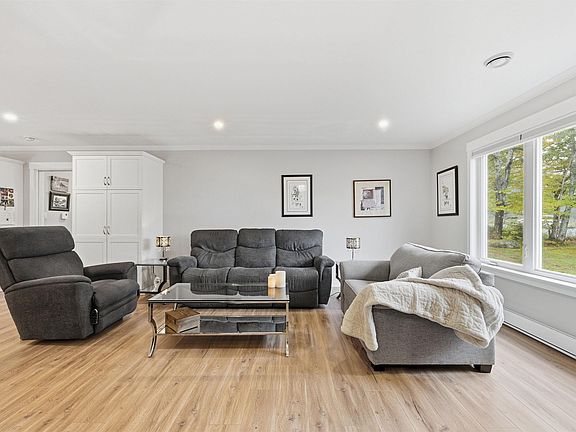 5th image of 238 Fraser Rd