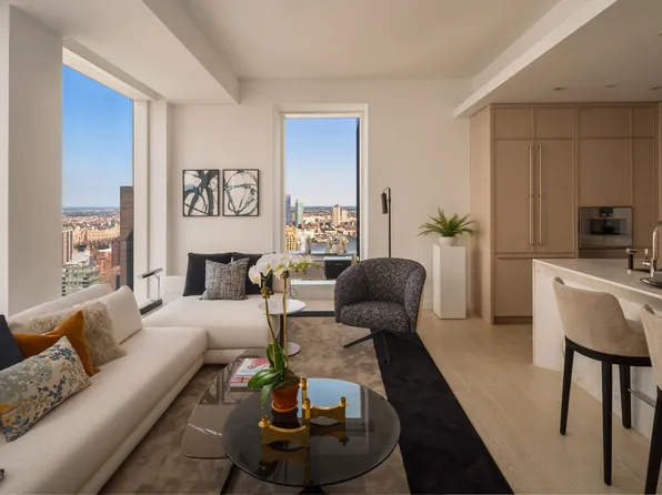 138 East 50th Street image 1 of 27