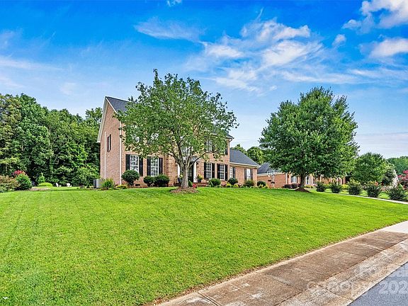 4th image of 3556 Savannah Ln