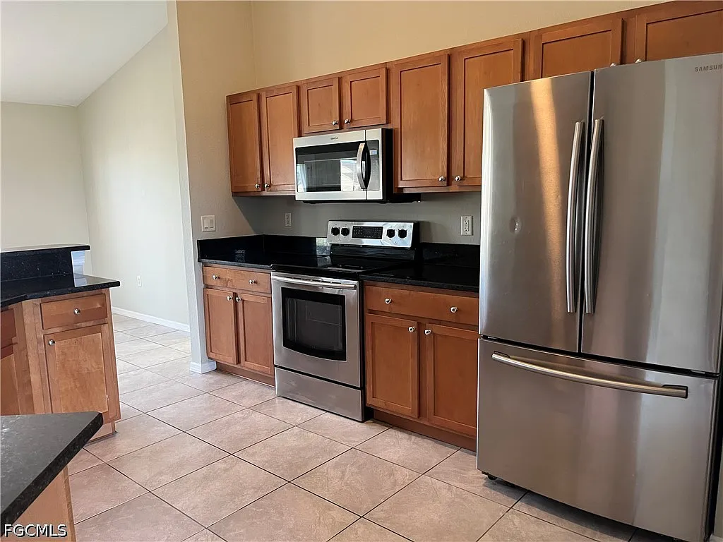 4 bed, 2.0 bath, 1757 sqft, $1,895 — Photo 2