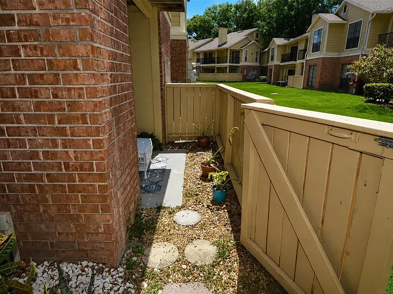 8625 Mallard Reserve Dr #101 — Photo 41