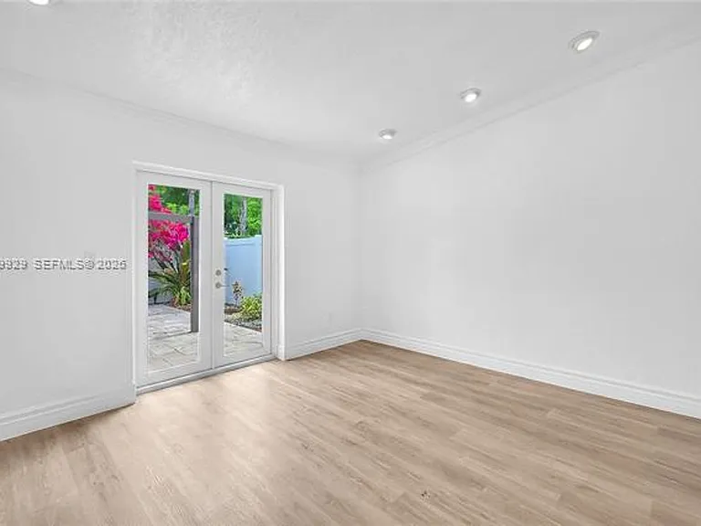 15715 SW 76th Ter — Photo 27