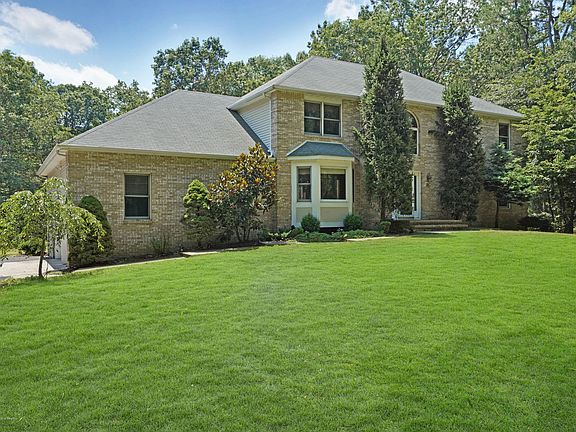 2nd image of 20 Pine Dr