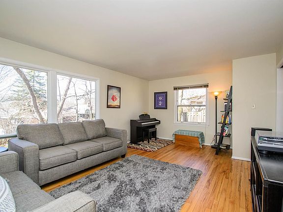 2nd image of 1911 Miller Ave