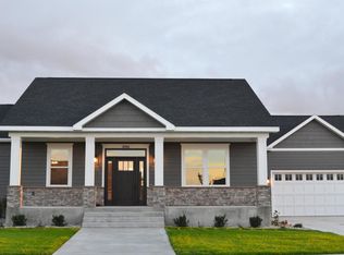 2702 Prairie Creek Dr, Aberdeen, SD 57401