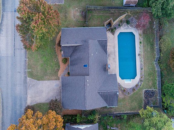 5th image of 1211 N Faulkner Dr