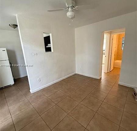 4th image of 2554 NW 14th St
