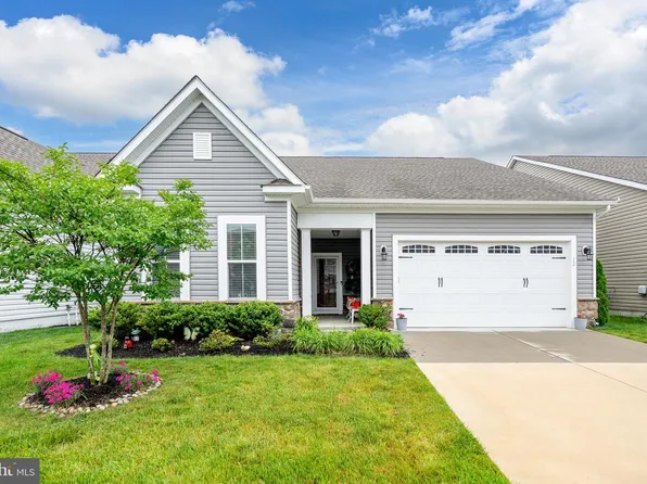 12 Links Dr, Bridgeville, DE 19933