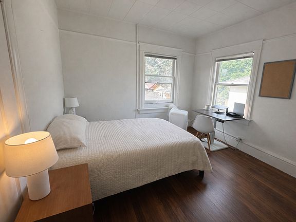 5th image of 818 Cowper St APT 2