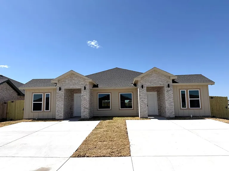 680 Seminole Ln #B — Photo 2