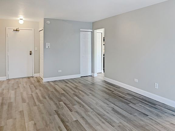 2nd image of 3 Villa Verde Dr APT 205