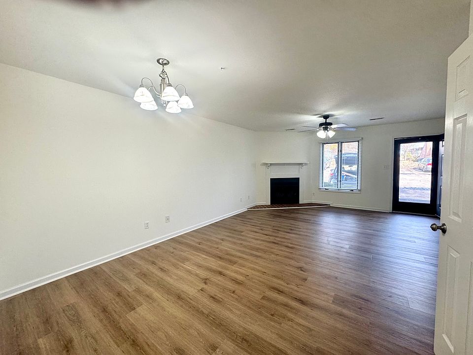 Living room, new floors and paint