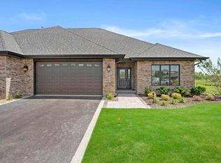 8432 Shell Dr, Saint John, IN 46373