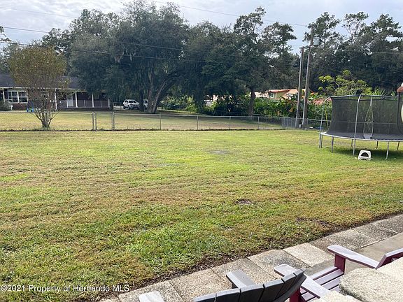 2nd image of 715 Fernwood Dr