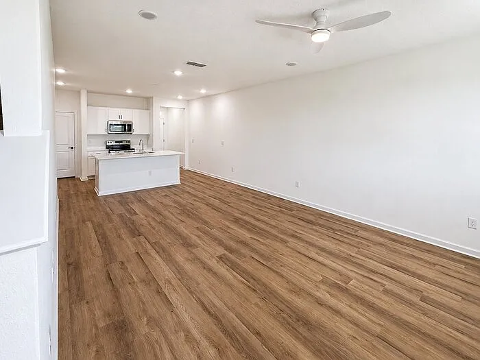 8664 Elmo Rd — Photo 8