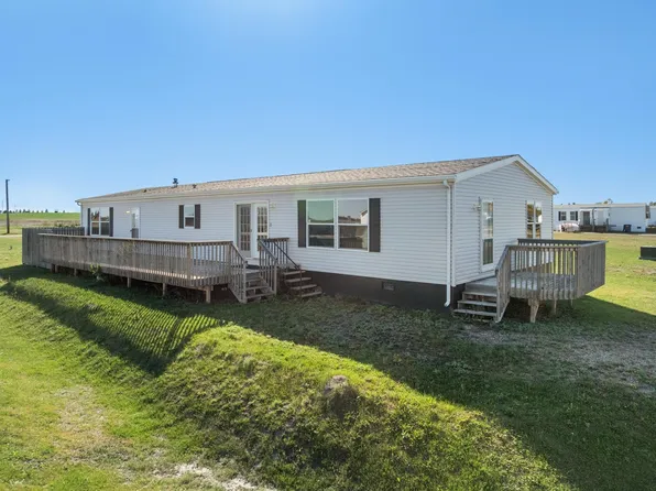 4680 Unity Dr SE, Minot, ND 58701