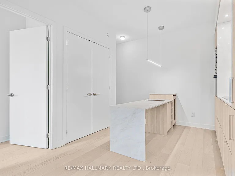 11 Yorkville Ave #3406 — Photo 13
