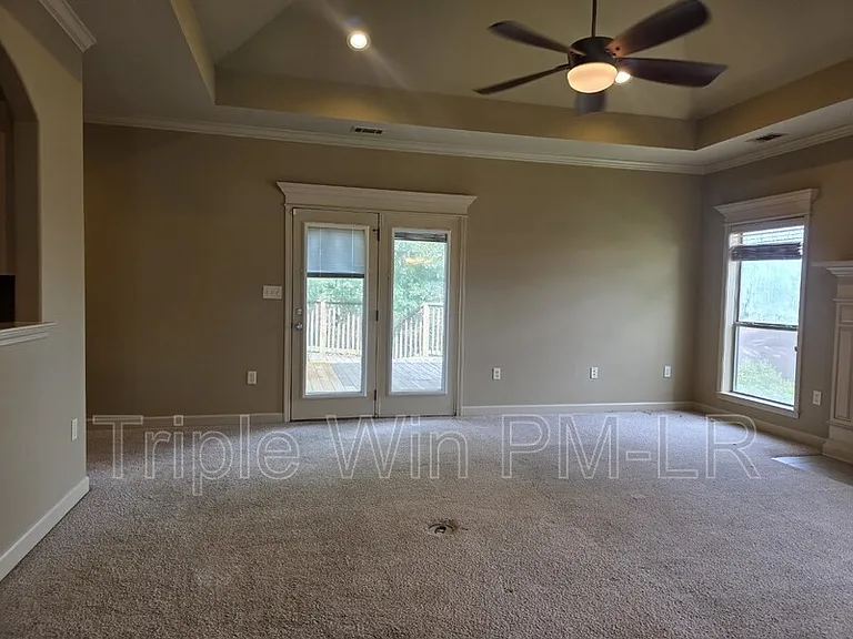 1901 Hidden Creek Dr — Photo 9