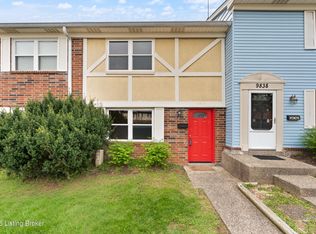 9840 Oakshire Dr, Jeffersontown, KY 40299