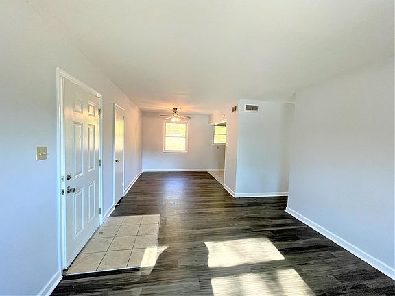 4th image of 700 Sommers Ave