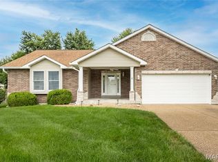 306 Estate Dr, O'Fallon, MO 63366