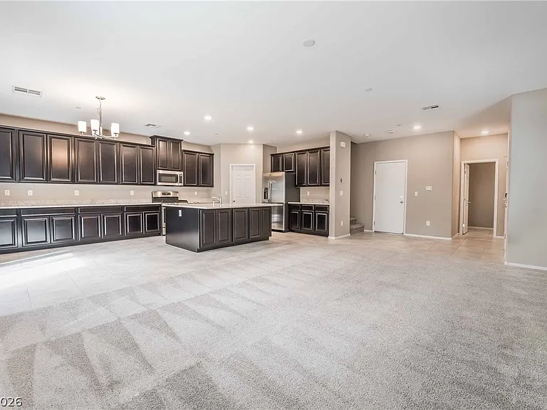 2725 Rainy Meadows Ave — Photo 8