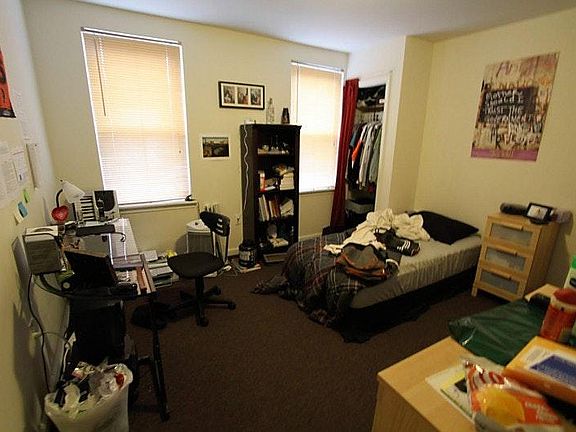 5th image of 1902 N Darien St #1