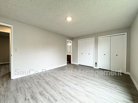 5th image of 1128 NE Grant St #1