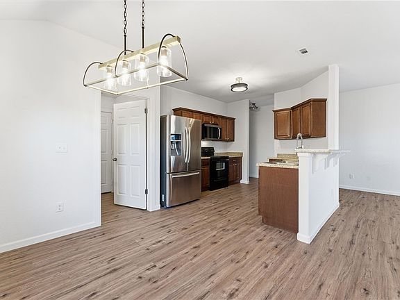 5th image of 1540 Scotland Dr