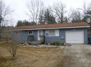 588 W Basing Ln, Sanford, MI 48657