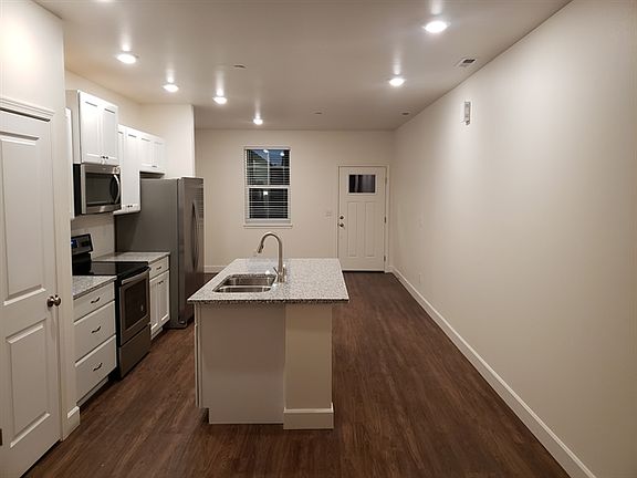 4th image of 13912 106th St E
